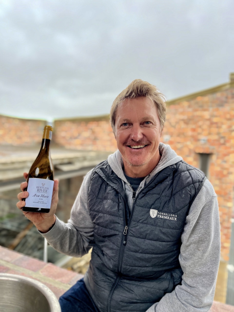 About Hemel-en-Aarde Chardonnay - Swirl and Spice